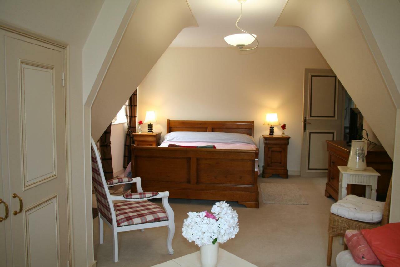 Chez Renee Et Raynal B&B Plounévez-Lochrist Екстериор снимка